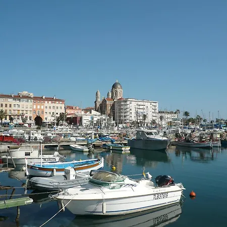 In With Pool Near 别墅 Fréjus